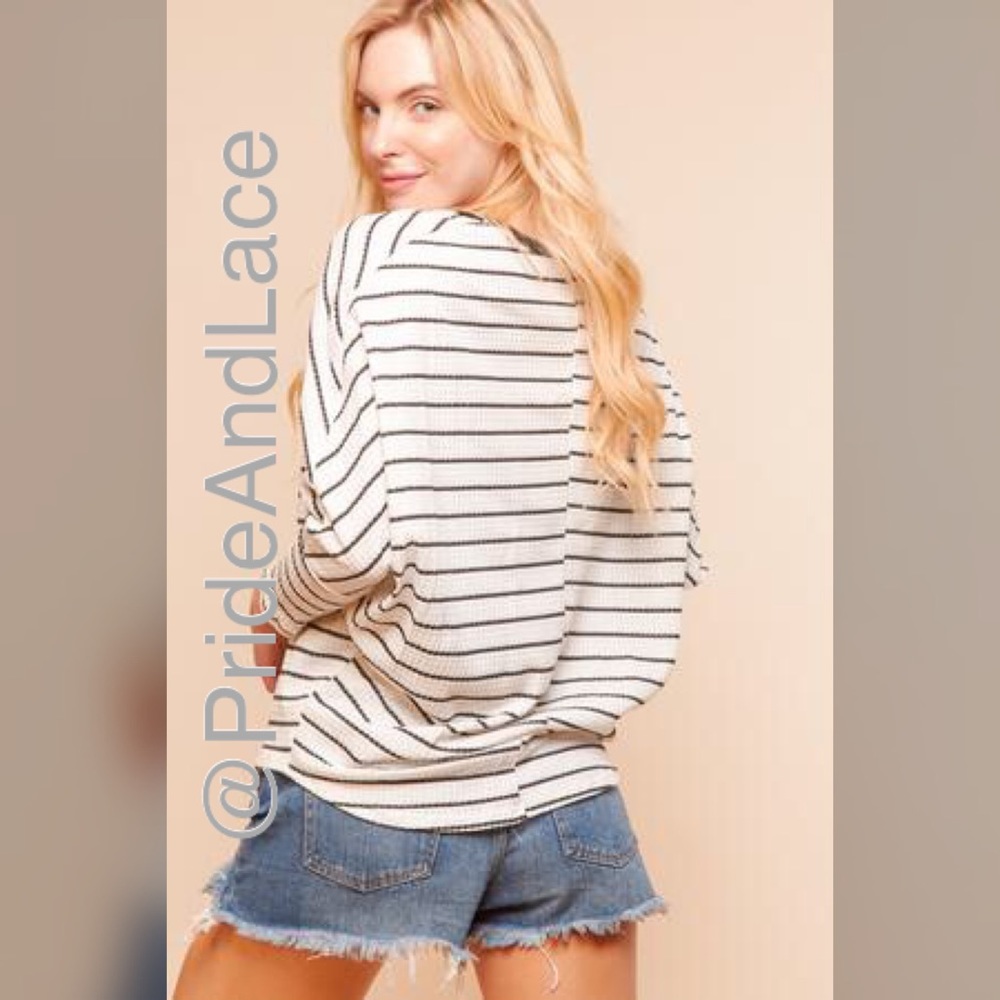 🕊Ivory Stripe Dolman Blouse🕊 - Picture 3 of 4